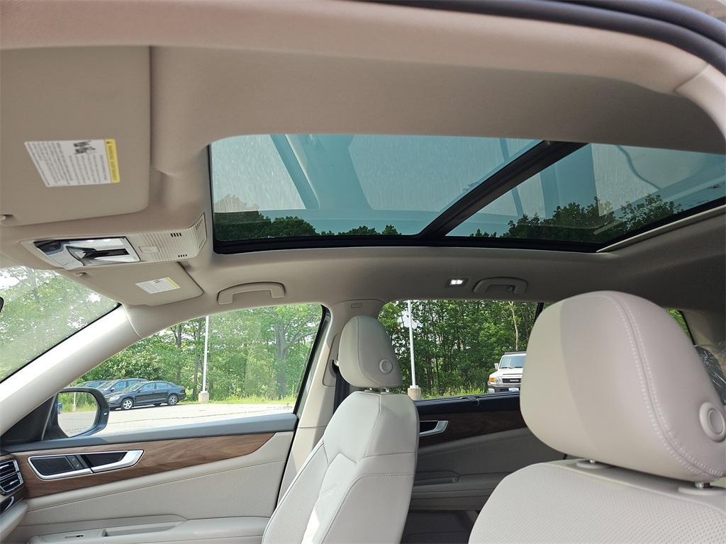 new 2025 Volkswagen Atlas car, priced at $47,058