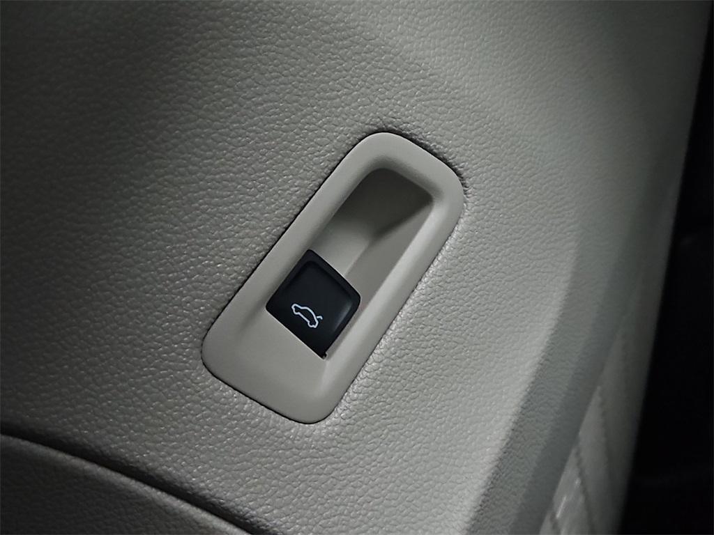 new 2026 Volkswagen Atlas car, priced at $55,864