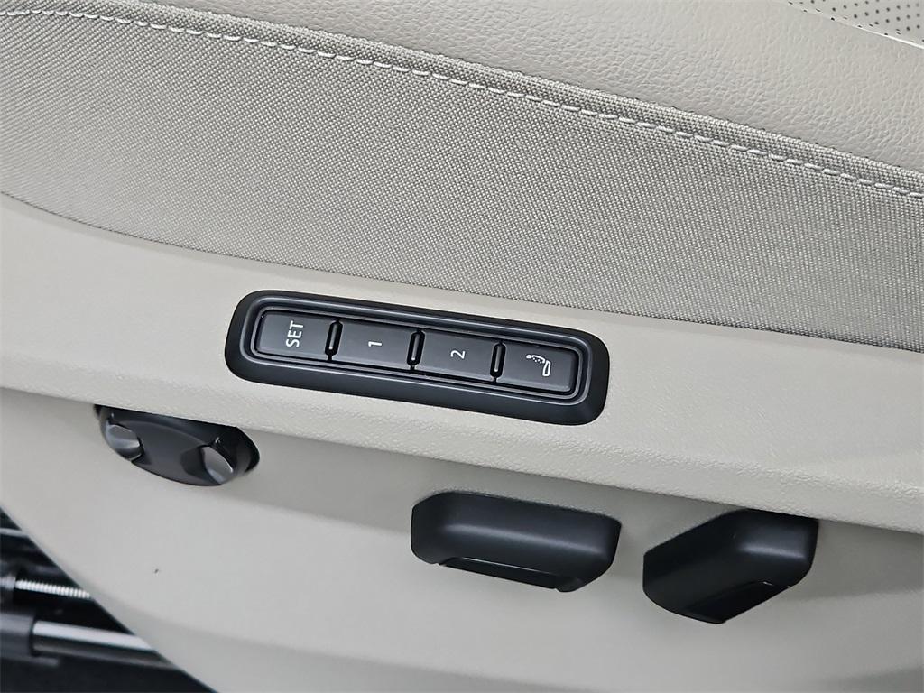 new 2026 Volkswagen Atlas car, priced at $55,864