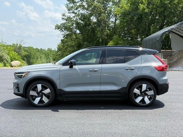 used 2024 Volvo XC40 Recharge Pure Electric car, priced at $48,577