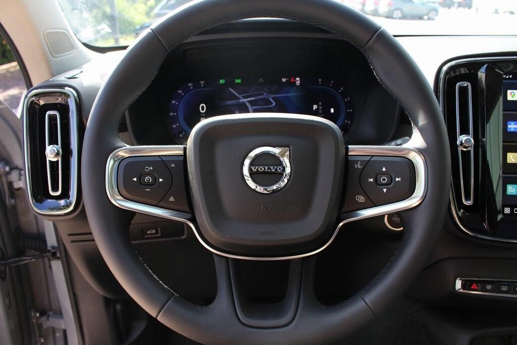 new 2025 Volvo XC40 car, priced at $50,050