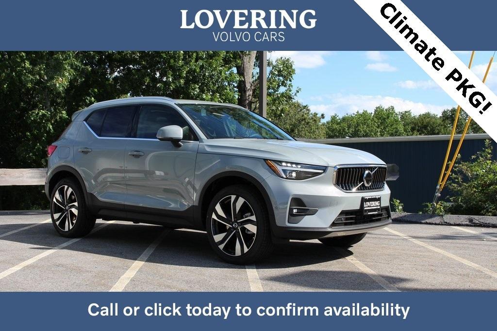 new 2025 Volvo XC40 car