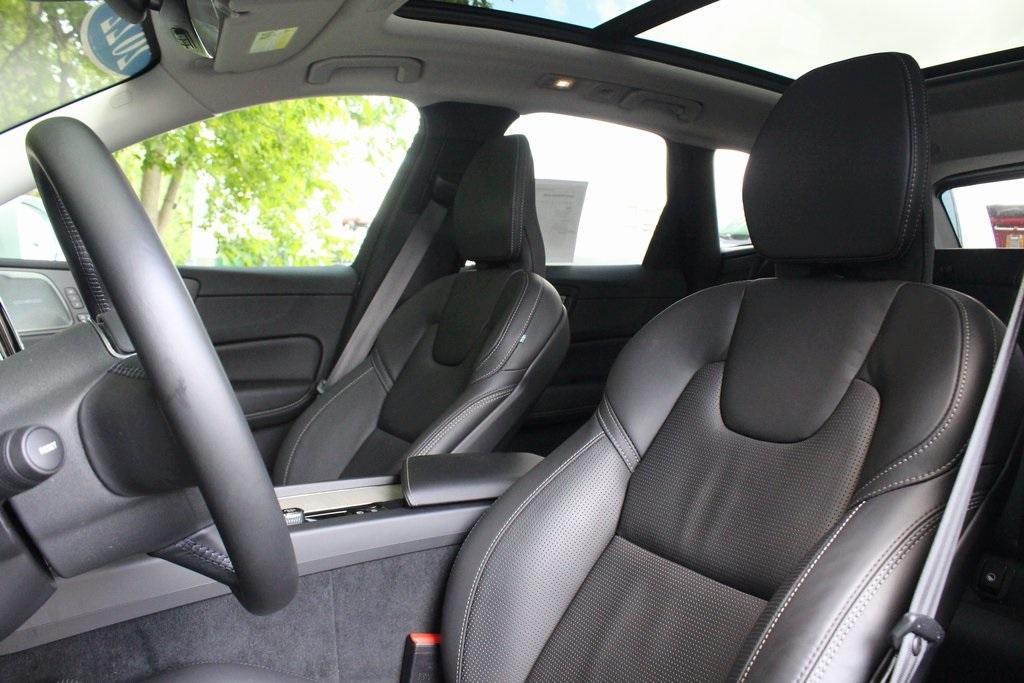 used 2022 Volvo XC60 car, priced at $42,887