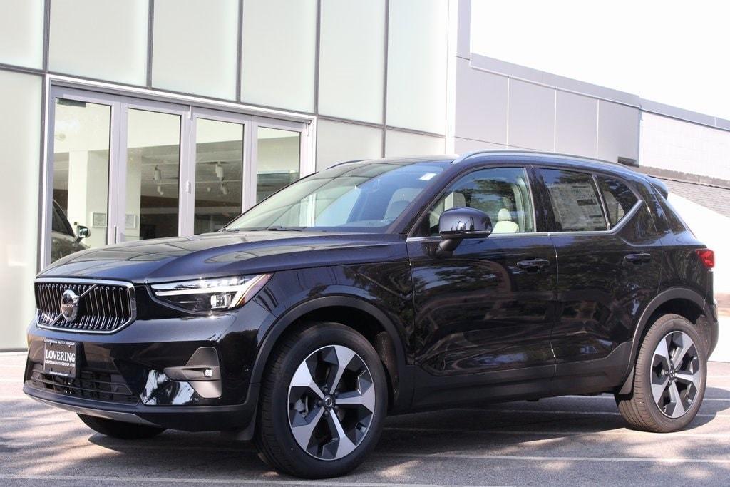 new 2025 Volvo XC40 car