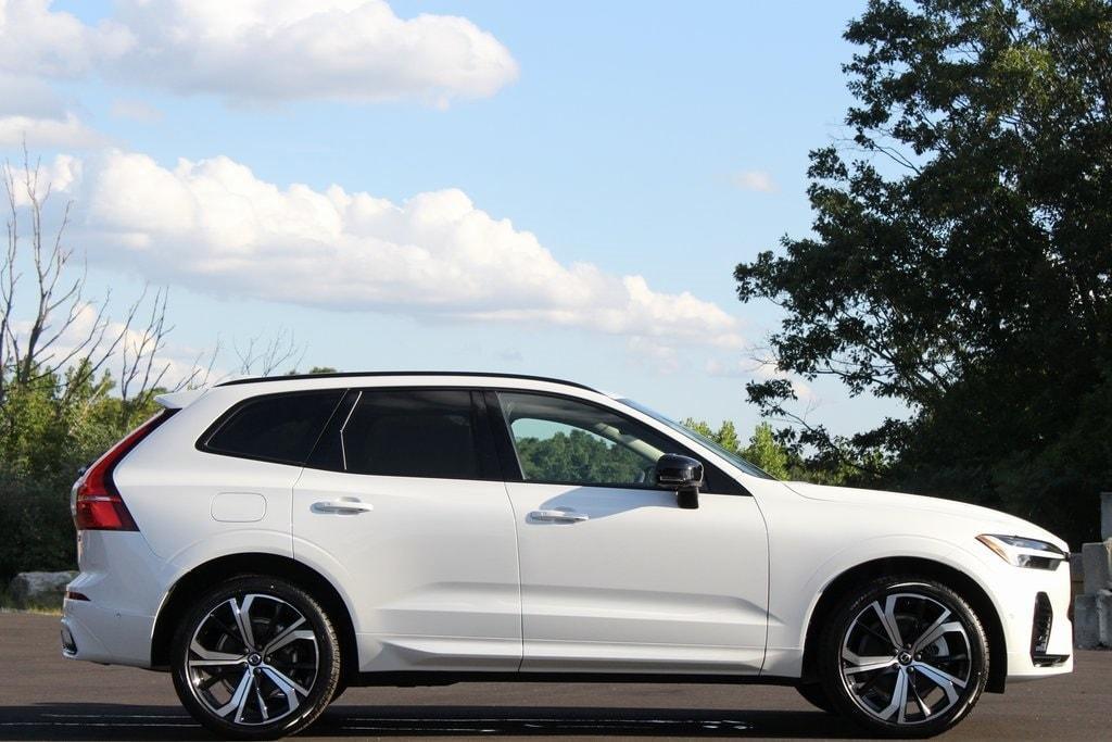 new 2025 Volvo XC60 Plug-In Hybrid car, priced at $71,490