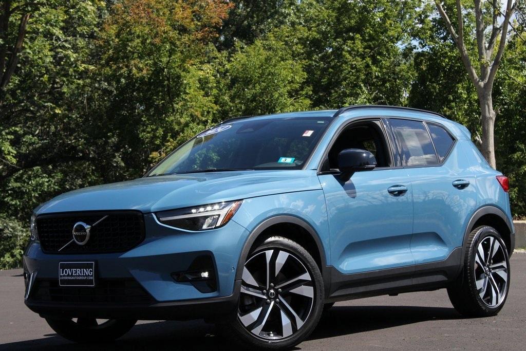 used 2024 Volvo XC40 car, priced at $33,225