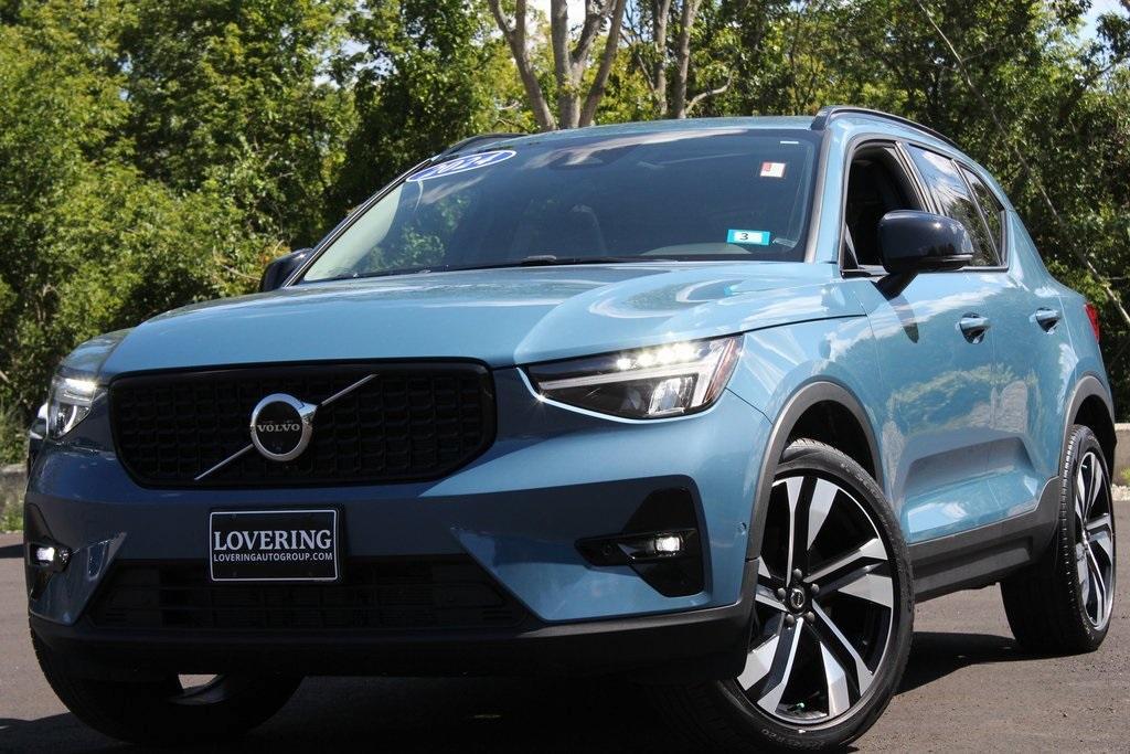 used 2024 Volvo XC40 car, priced at $33,225