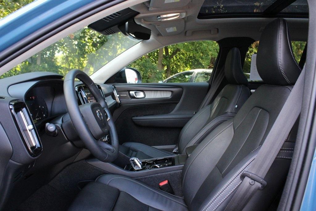used 2024 Volvo XC40 car, priced at $33,225