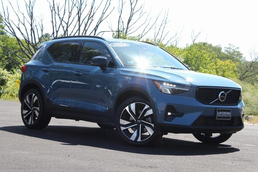 used 2024 Volvo XC40 car, priced at $33,225