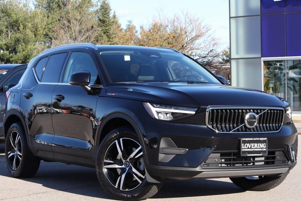 new 2025 Volvo XC40 car