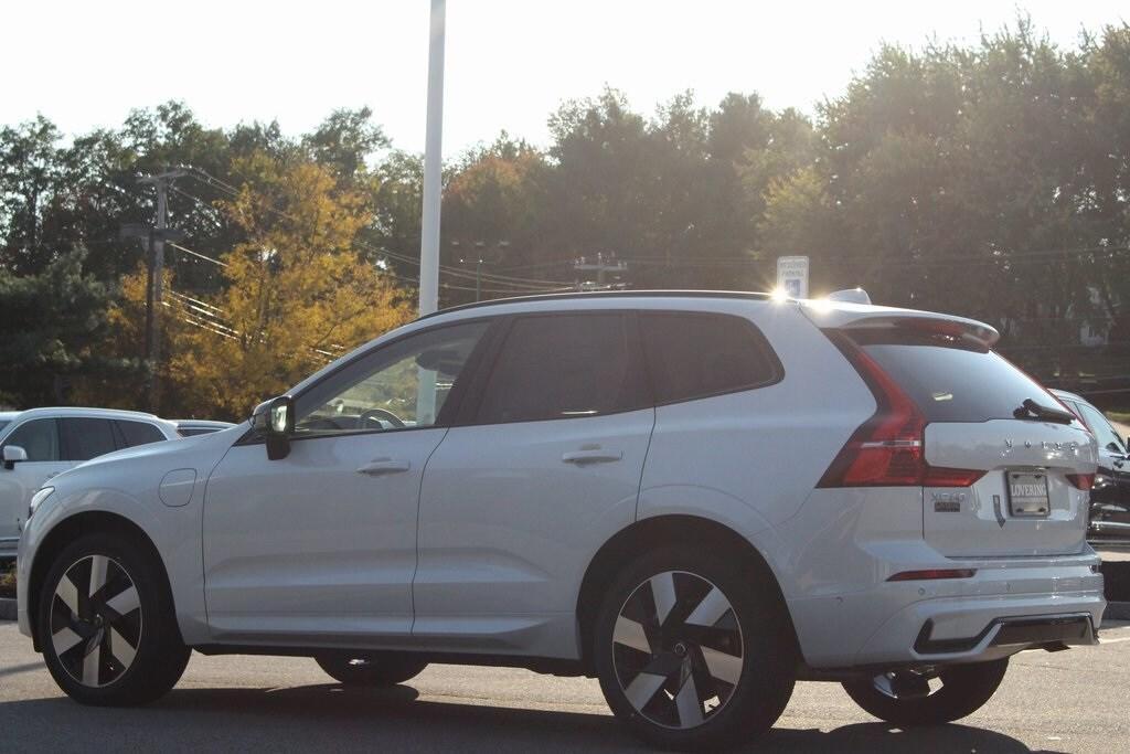 new 2025 Volvo XC60 Plug-In Hybrid car