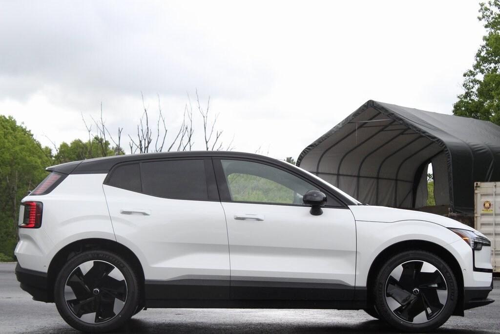 new 2025 Volvo EX30 car