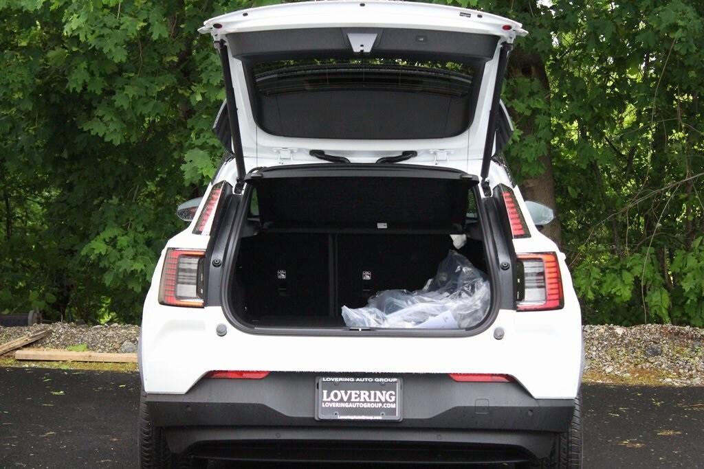new 2025 Volvo EX30 car