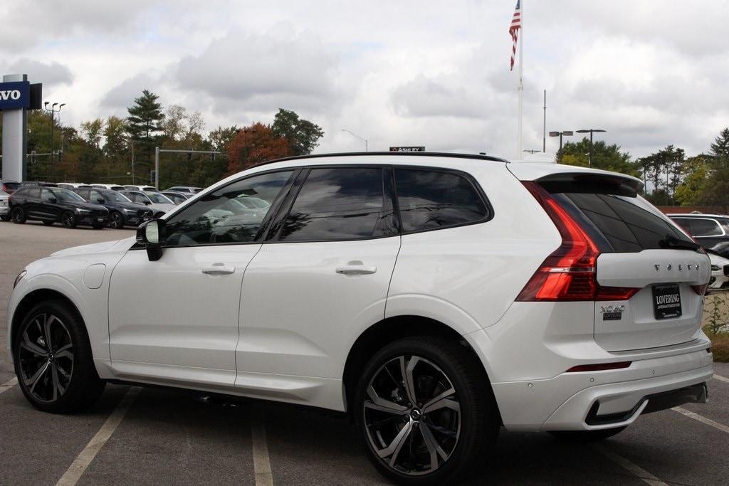 new 2025 Volvo XC60 Plug-In Hybrid car