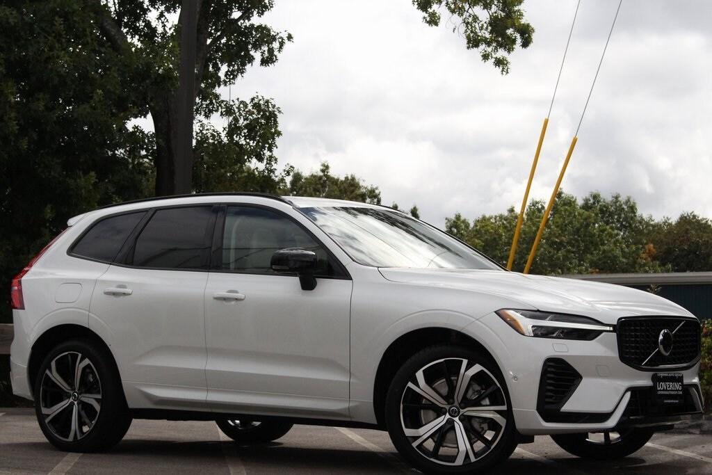 new 2025 Volvo XC60 Plug-In Hybrid car