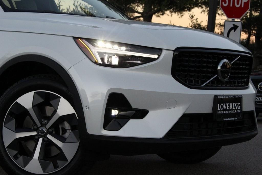 new 2025 Volvo XC40 car