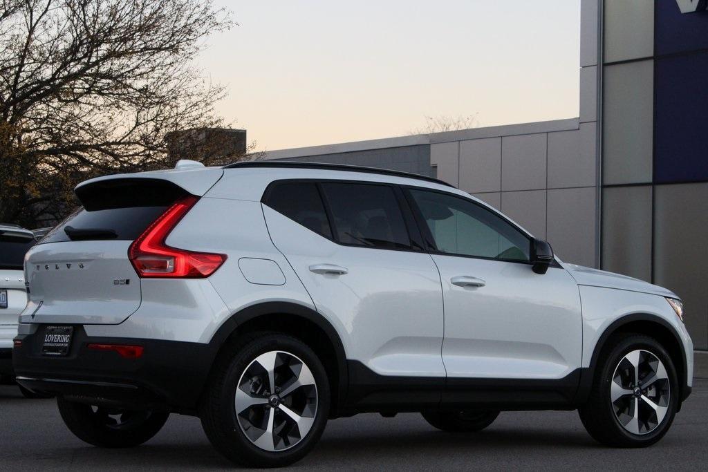 new 2025 Volvo XC40 car