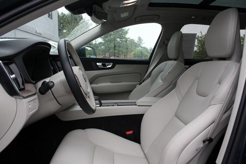 used 2022 Volvo XC60 car, priced at $31,586