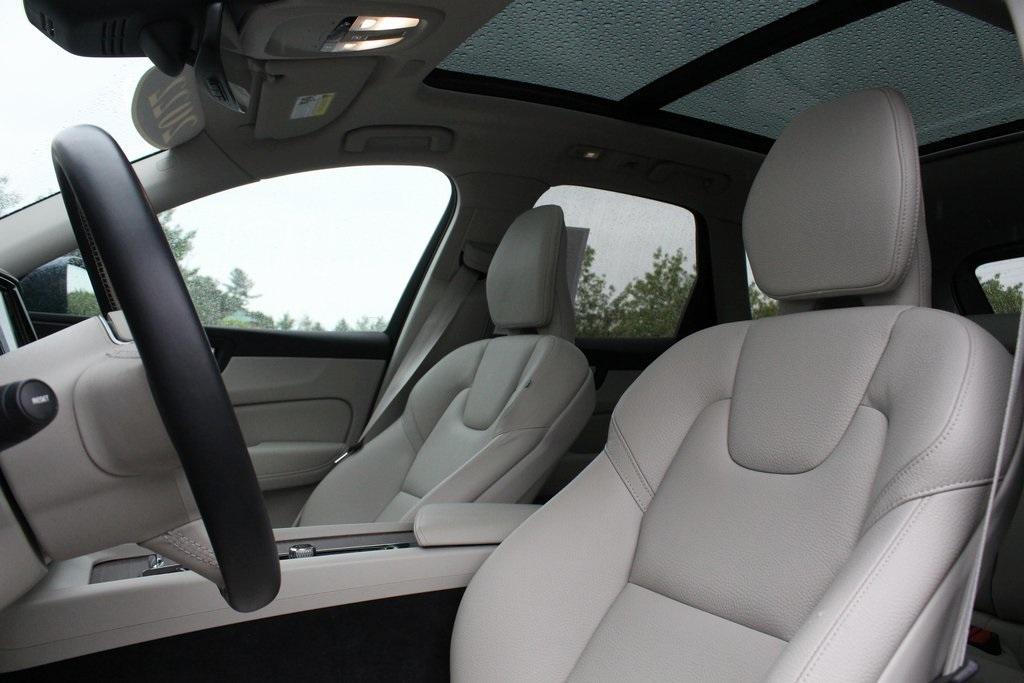 used 2022 Volvo XC60 car, priced at $31,586