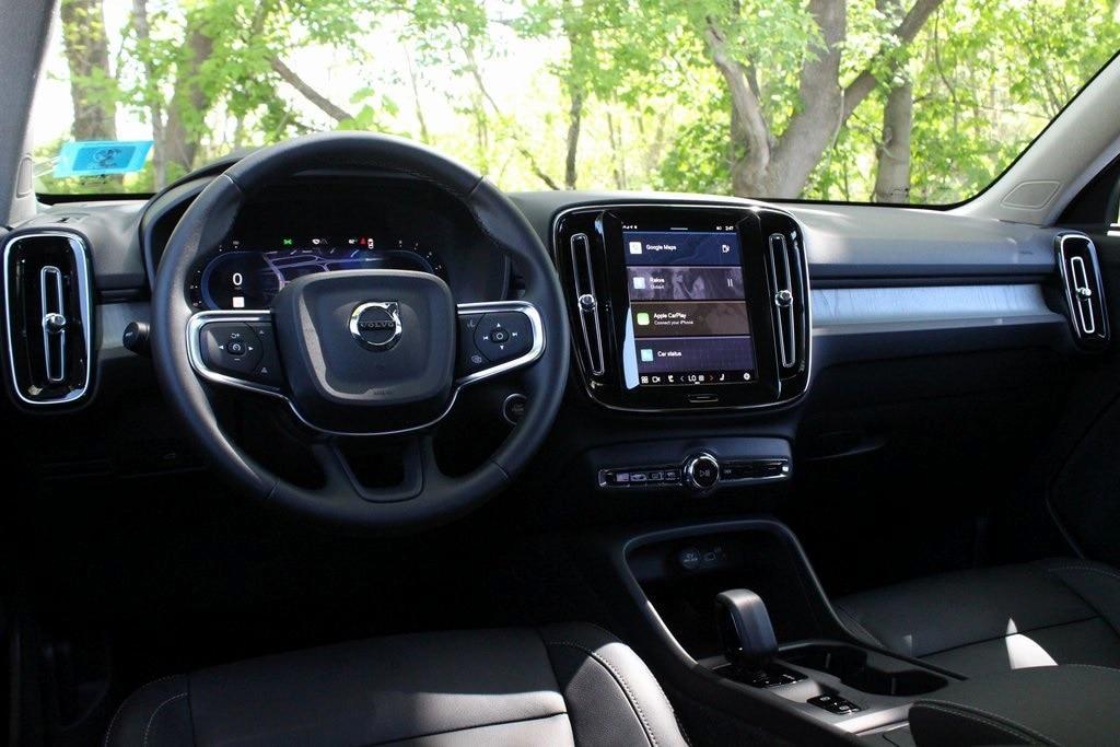 new 2025 Volvo XC40 car, priced at $46,015