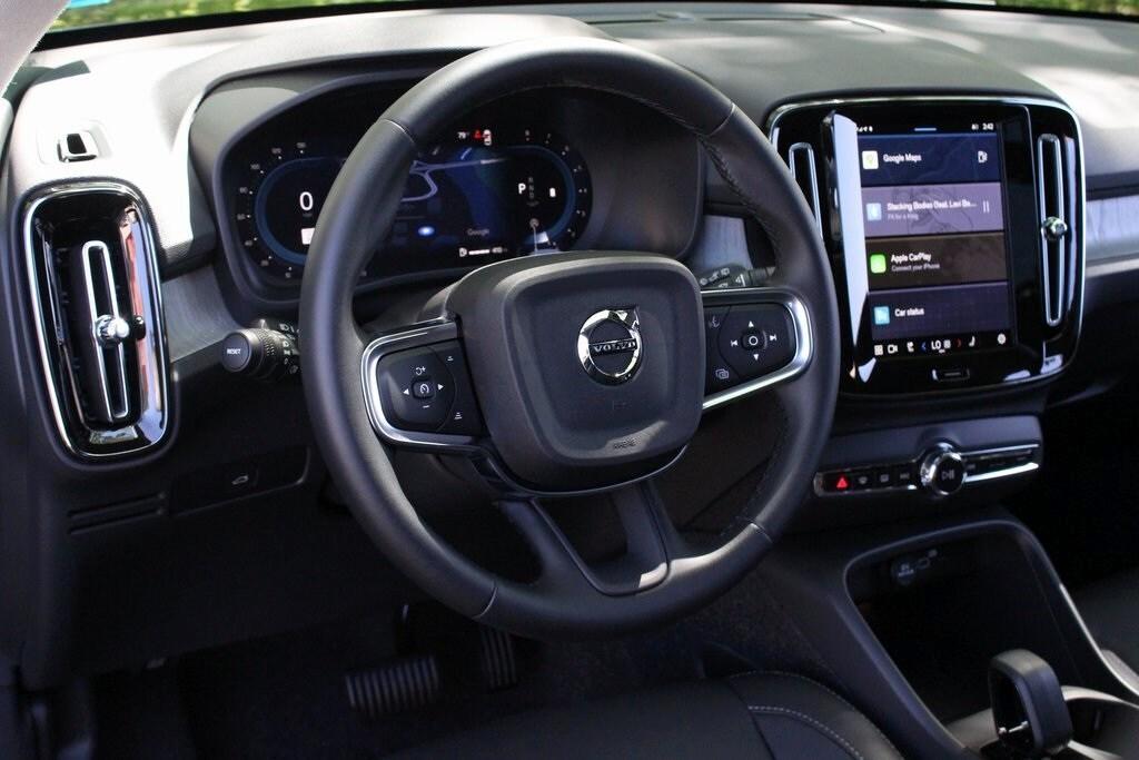 new 2025 Volvo XC40 car, priced at $46,015