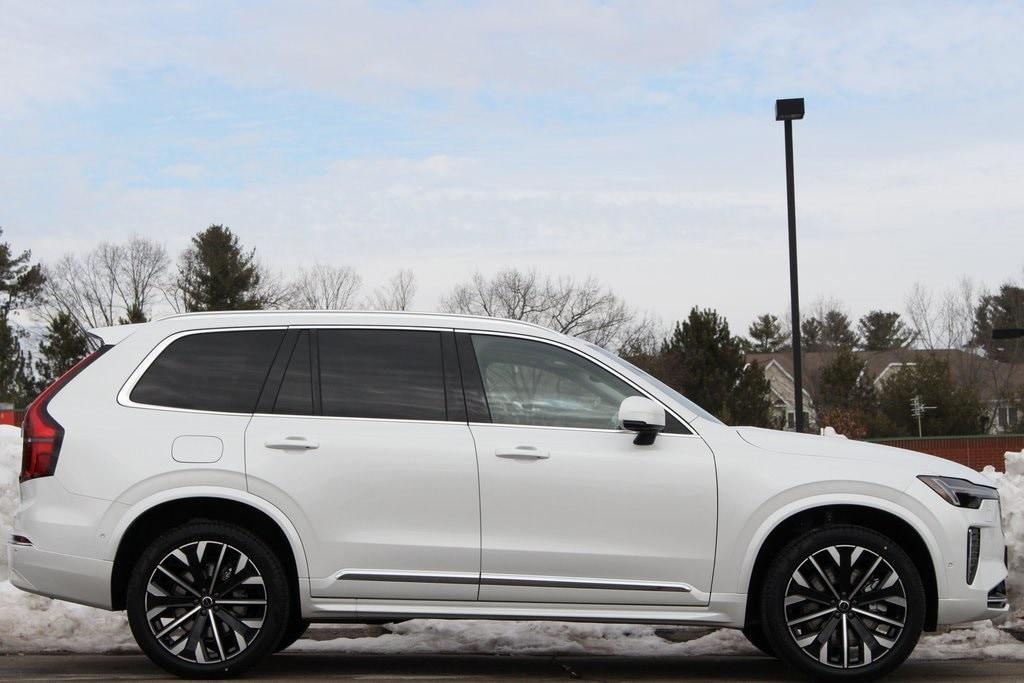new 2025 Volvo XC90 Plug-In Hybrid car