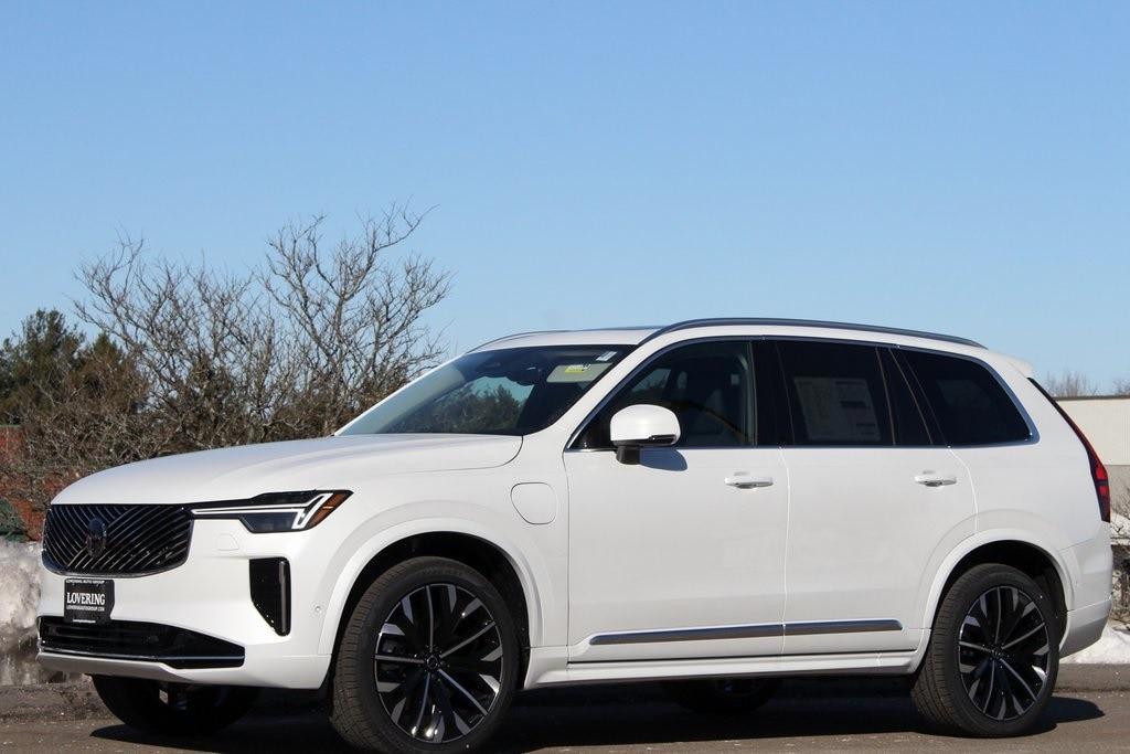 new 2025 Volvo XC90 Plug-In Hybrid car