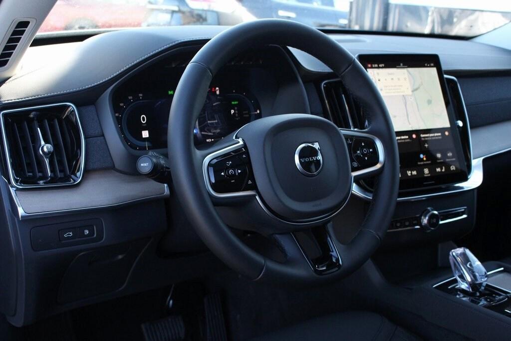 new 2025 Volvo XC90 Plug-In Hybrid car