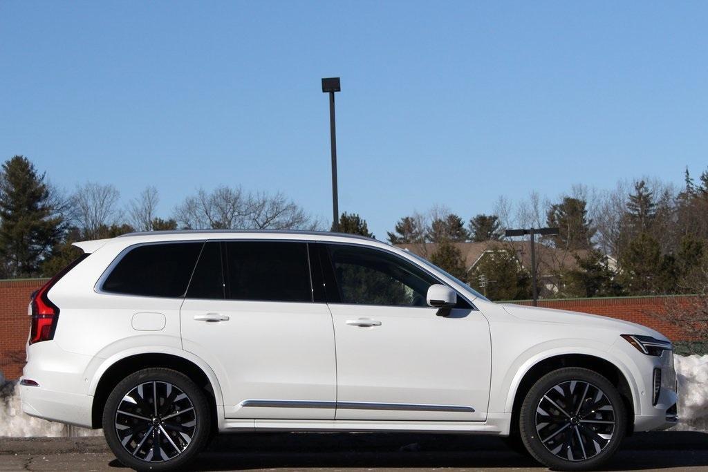 new 2025 Volvo XC90 Plug-In Hybrid car