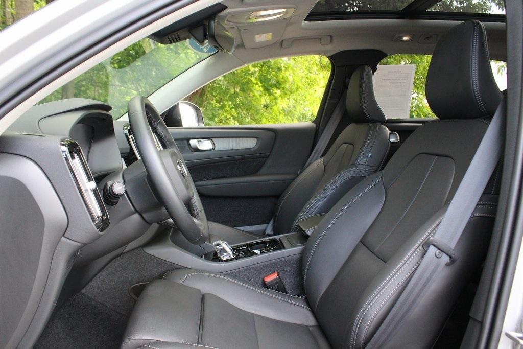 used 2025 Volvo XC40 car, priced at $38,812