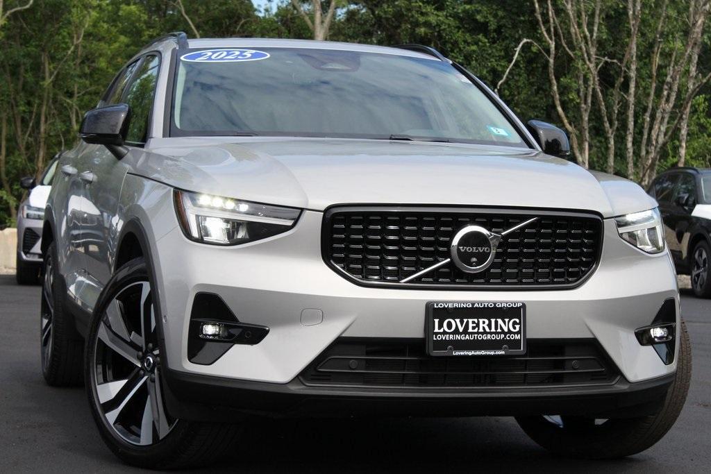 used 2025 Volvo XC40 car, priced at $38,812