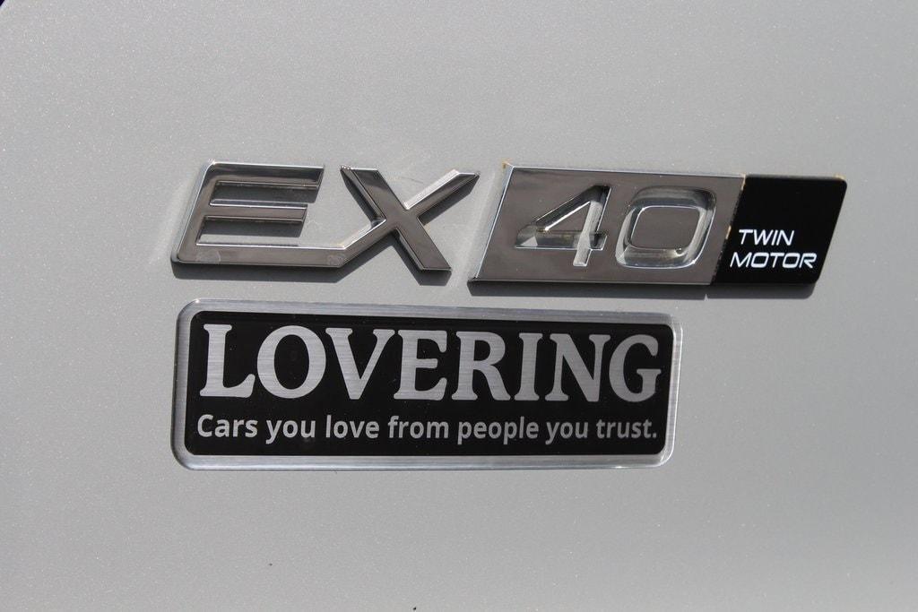 new 2025 Volvo EX40 car