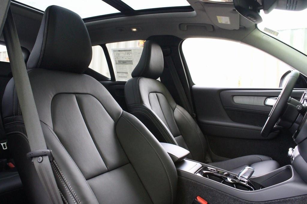 new 2025 Volvo XC40 car, priced at $48,335