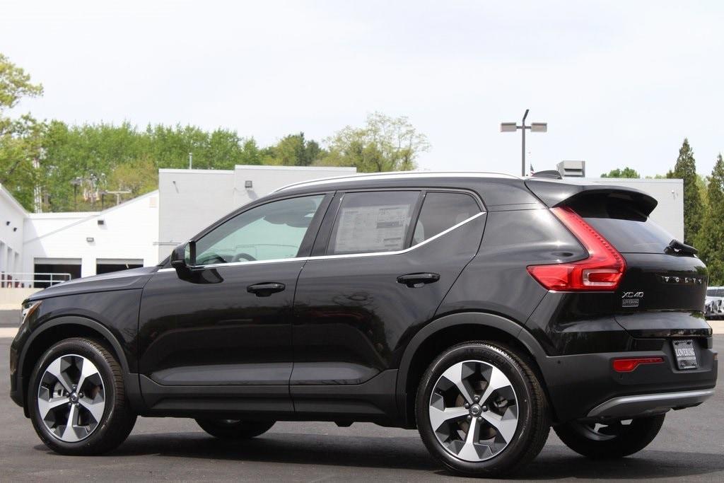 new 2025 Volvo XC40 car, priced at $48,335