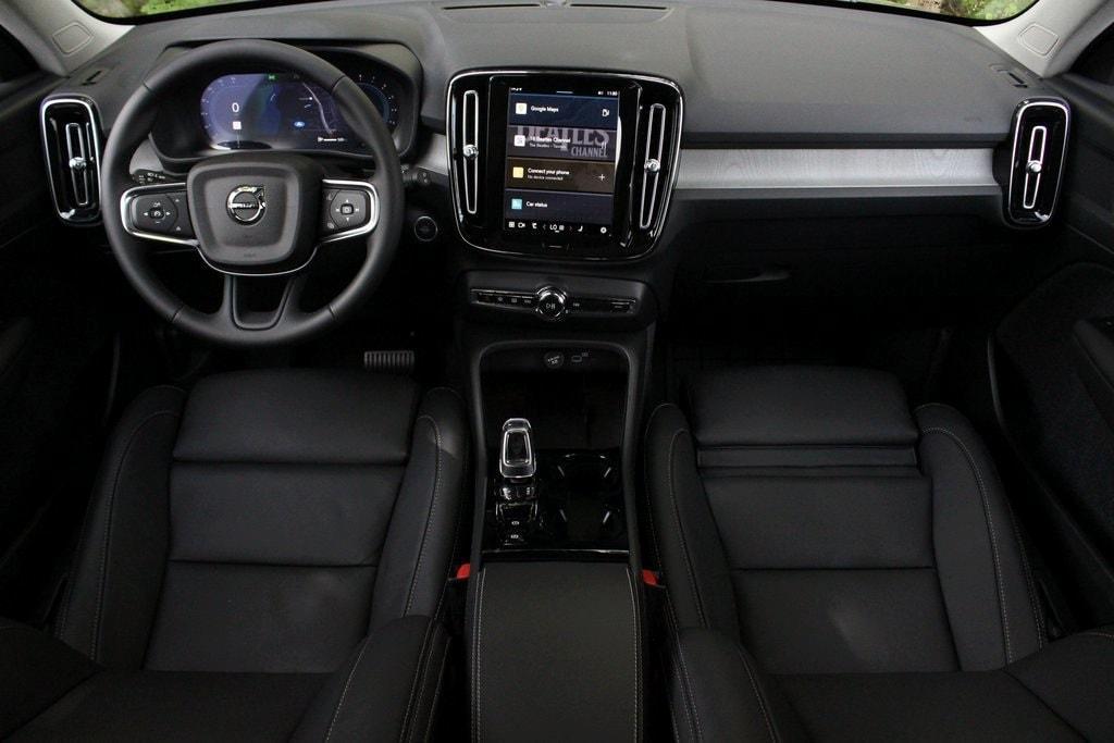 new 2025 Volvo XC40 car, priced at $48,335