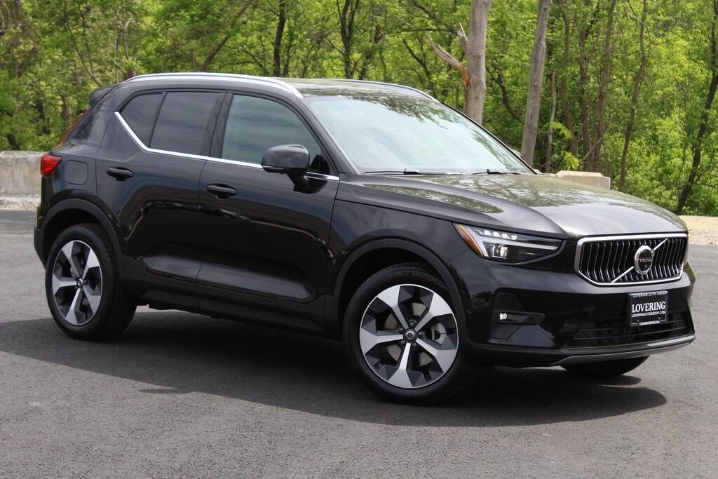 new 2025 Volvo XC40 car