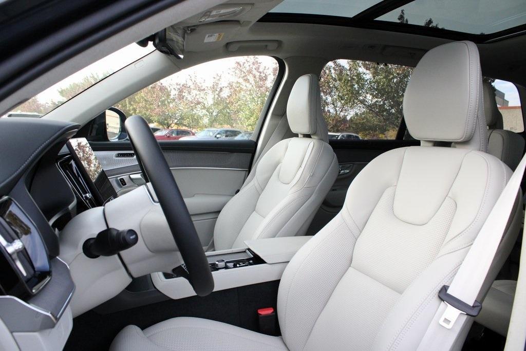 new 2026 Volvo XC90 car, priced at $84,945