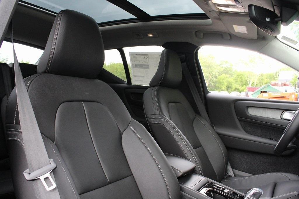 new 2026 Volvo XC40 car, priced at $50,150