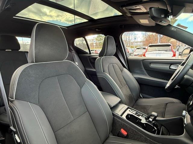 used 2025 Volvo XC40 car, priced at $33,800