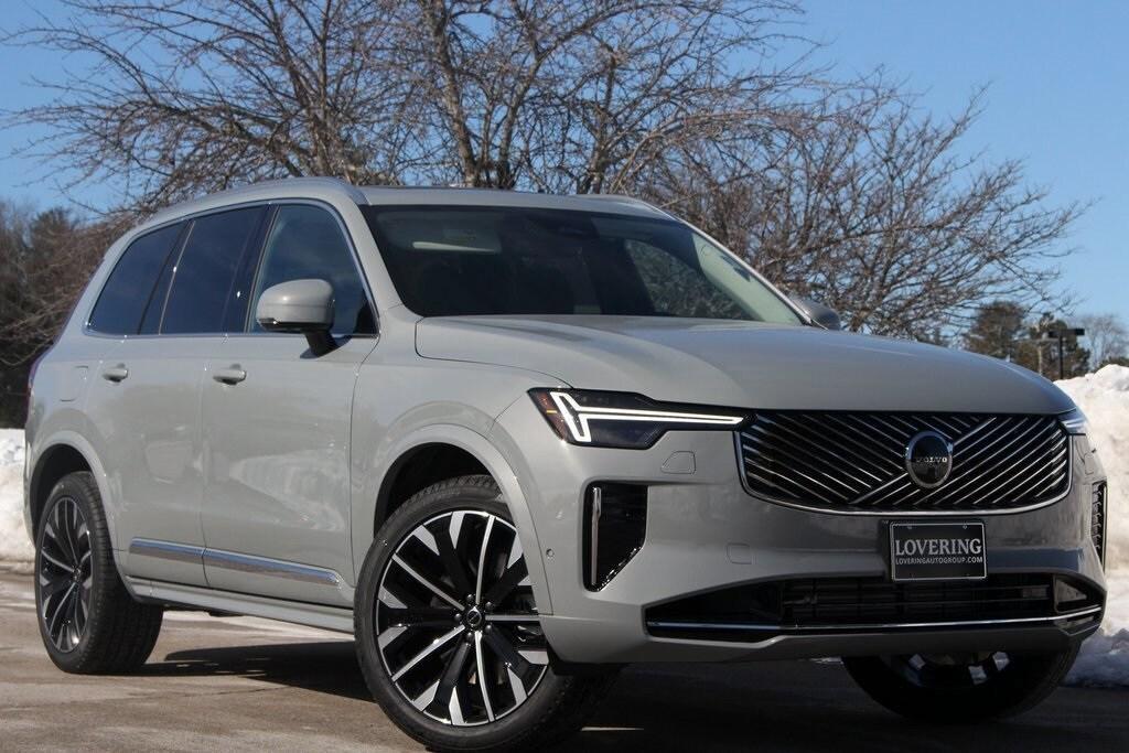 new 2025 Volvo XC90 Plug-In Hybrid car