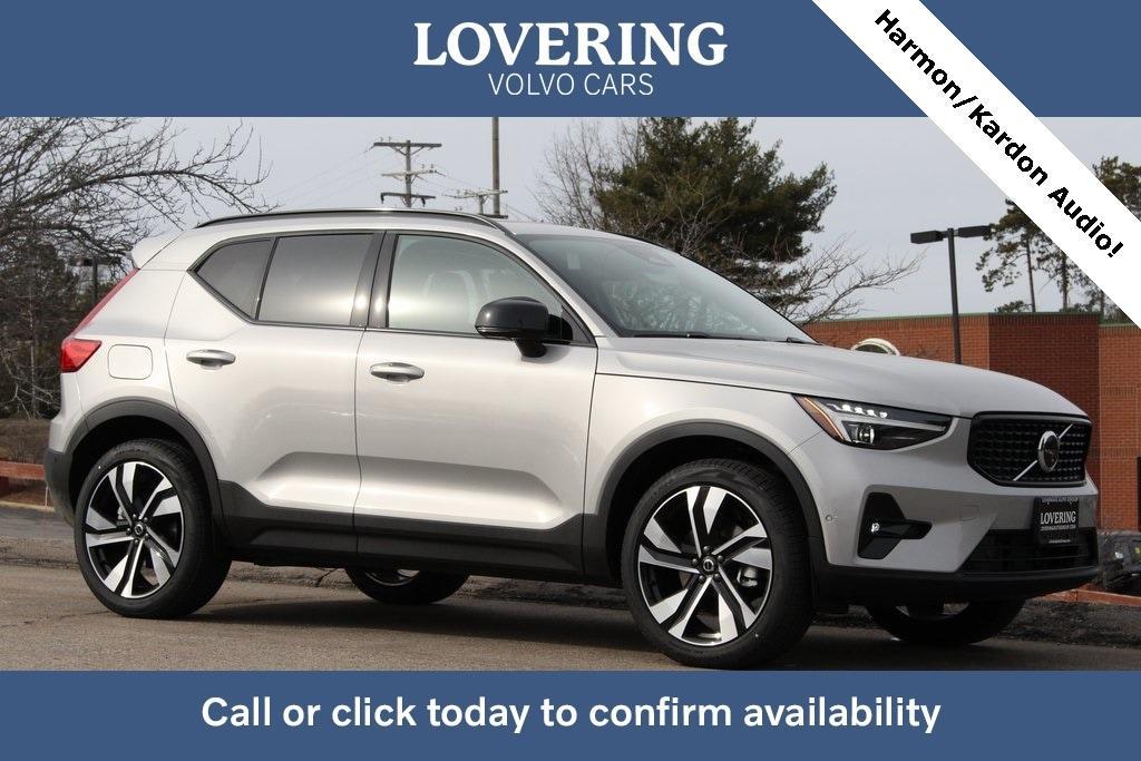 new 2025 Volvo XC40 car, priced at $51,060