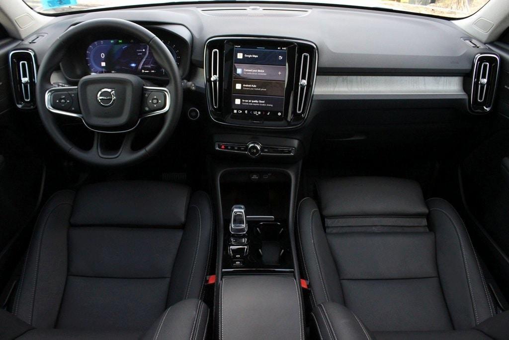 new 2025 Volvo XC40 car, priced at $49,540