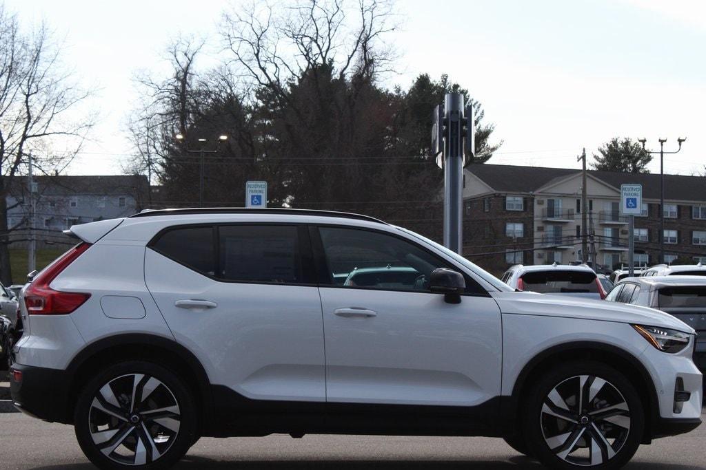 new 2025 Volvo XC40 car, priced at $49,540