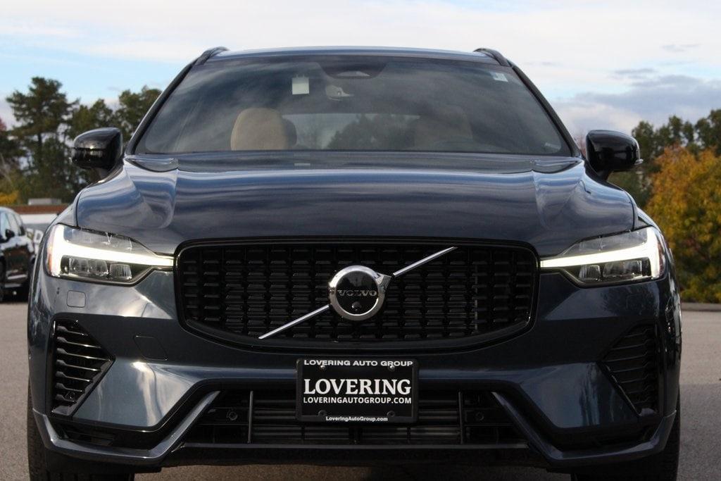 new 2025 Volvo XC60 Plug-In Hybrid car