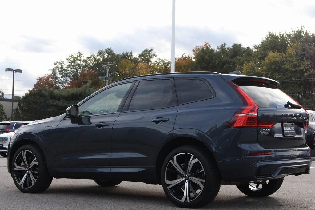 new 2025 Volvo XC60 Plug-In Hybrid car