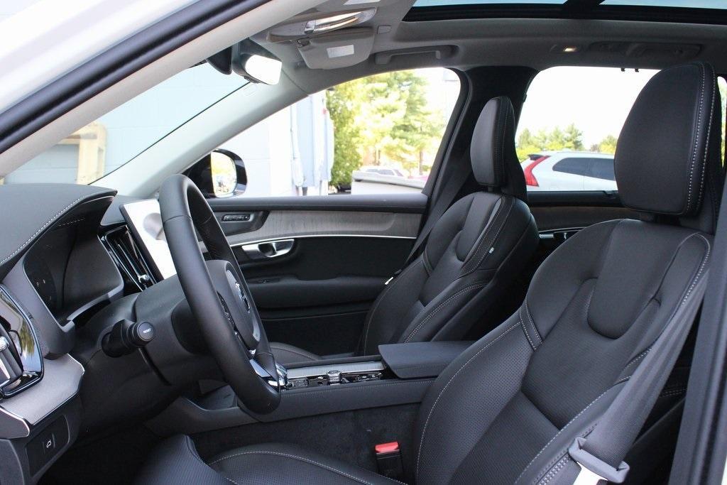 new 2026 Volvo XC90 car, priced at $76,450