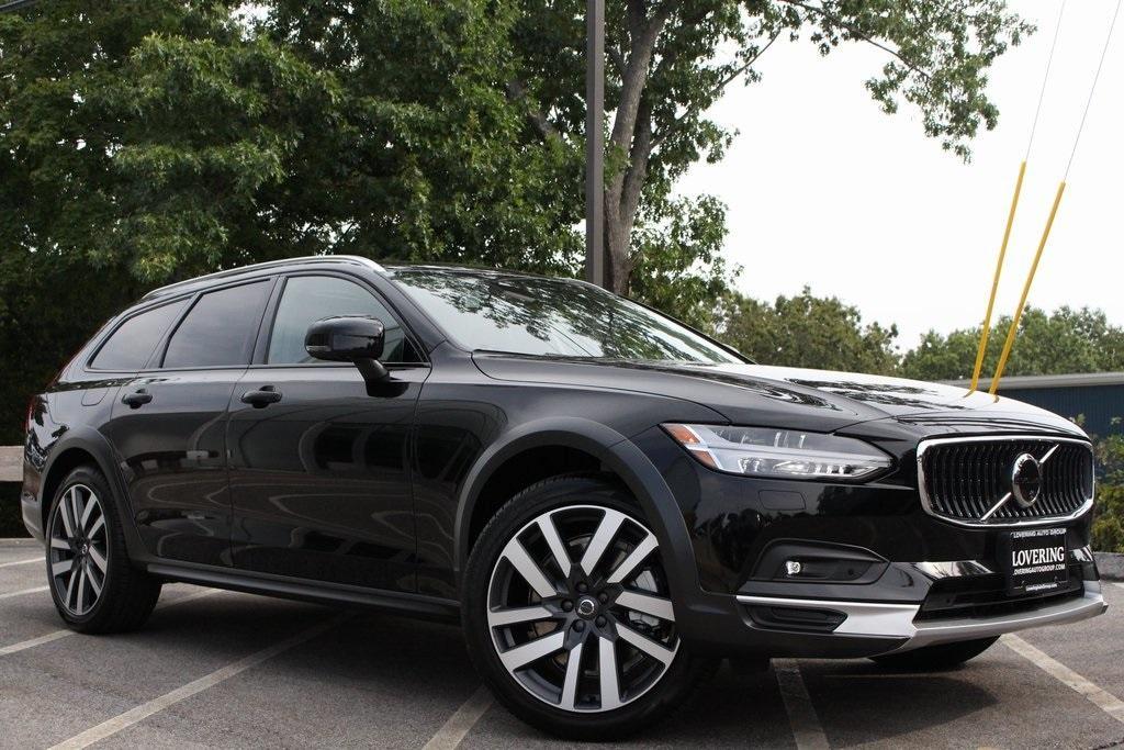 new 2025 Volvo V90 Cross Country car