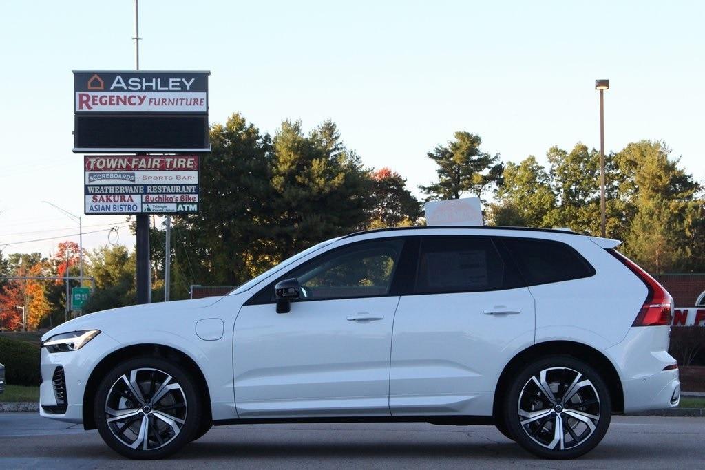 new 2025 Volvo XC60 Plug-In Hybrid car