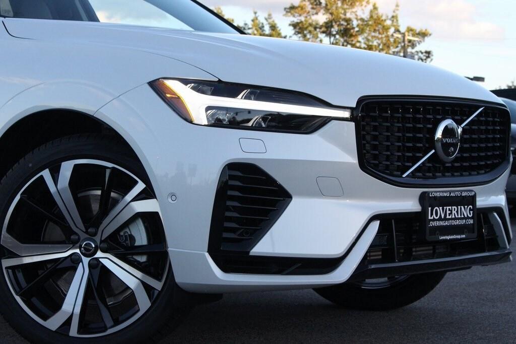 new 2025 Volvo XC60 Plug-In Hybrid car