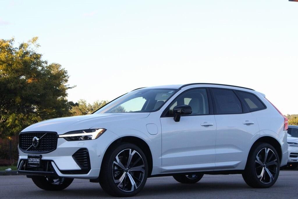 new 2025 Volvo XC60 Plug-In Hybrid car